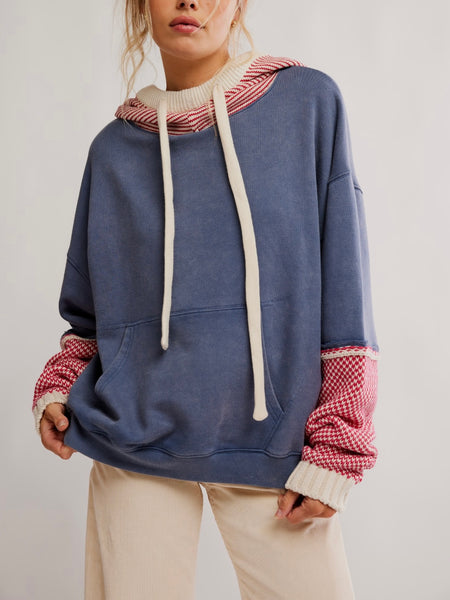 Snug Bonnet Sweatshirt in Indigo