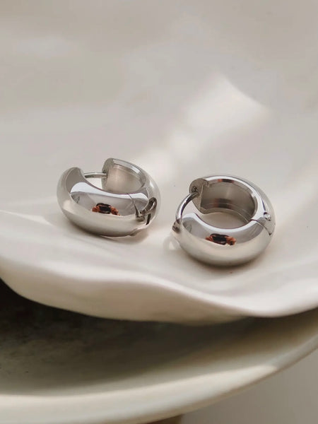 Blandine Classic Hoop in Silver