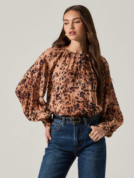 Reyen Top in Taupe Leopard Print