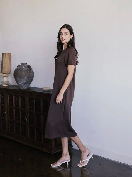 Sarah Short Sleeve Midi Dress in Cocoa