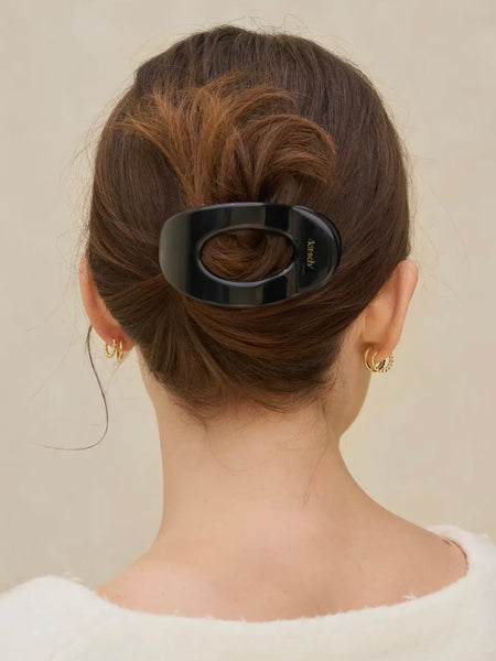 Black Flat Cloud Clip Medium