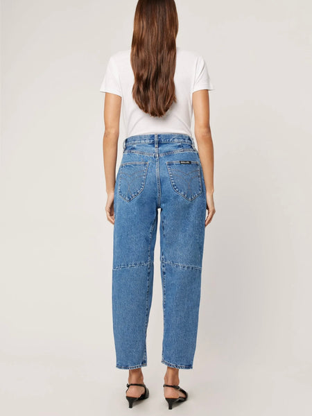 Jane Barrel Jeans in River Blue