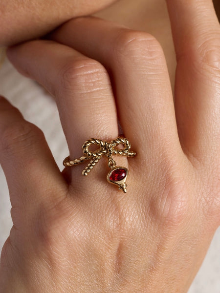Ornament Charm Shakey Ring