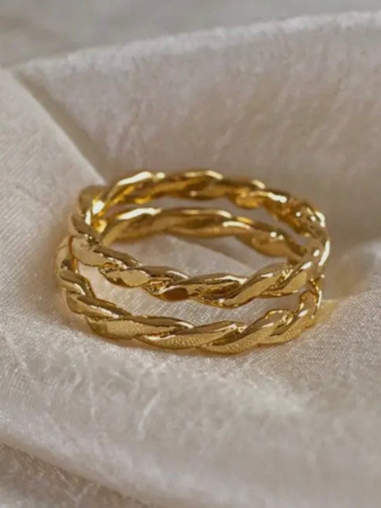 Flat Twist Ring