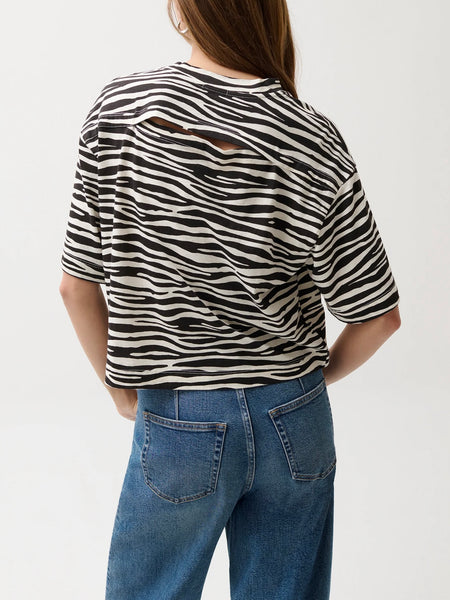Mae Cropped Tee in Zebra