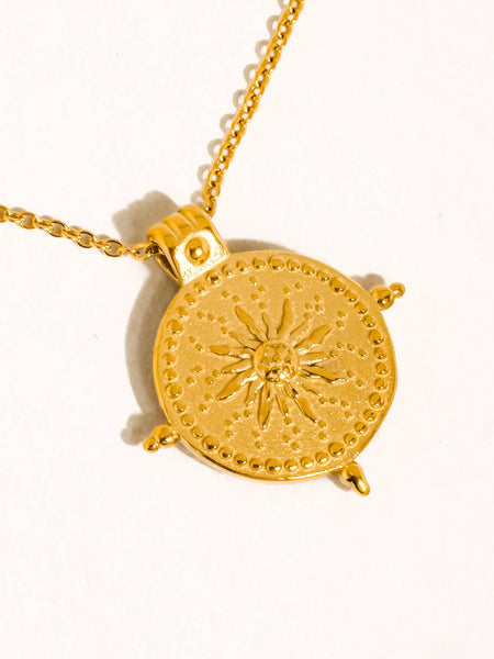 Béryl Medallion Pendant Necklace