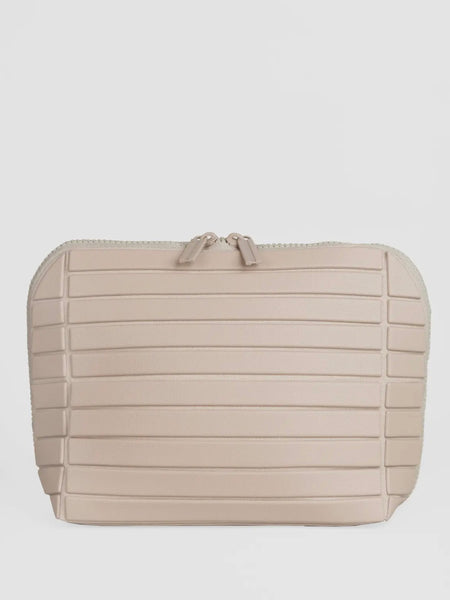 The Medium Traveller in Bisque