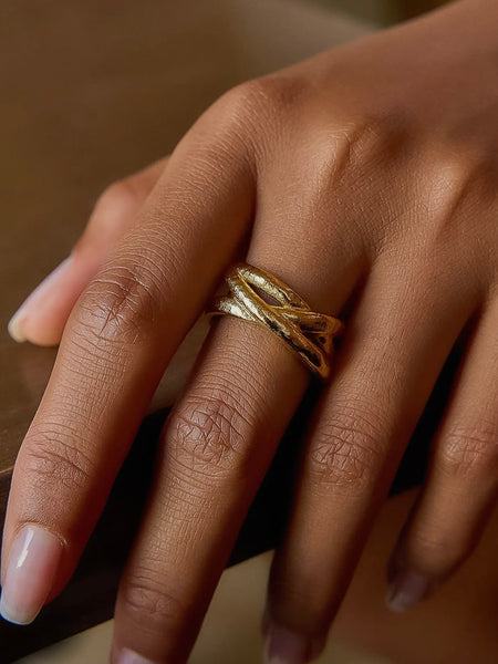 Coralisse Textured Crossover Ring