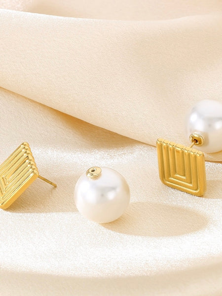 The Pearl Earrings