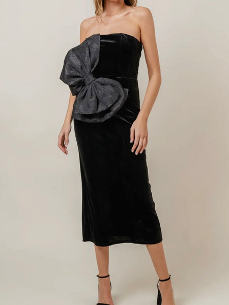A Beauty In Bows Dress in Black