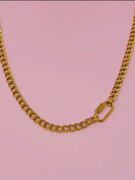 Hooked On Luxe Chain Necklace