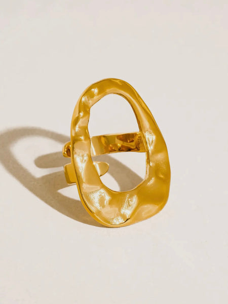 Aurithra Oval Ring
