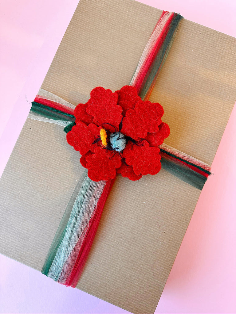 Felt Gift Topper in Red Poinsettia