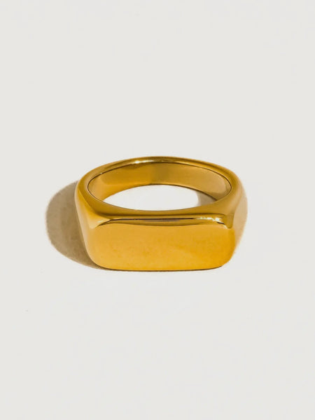Glayce Signet Ring in Gold