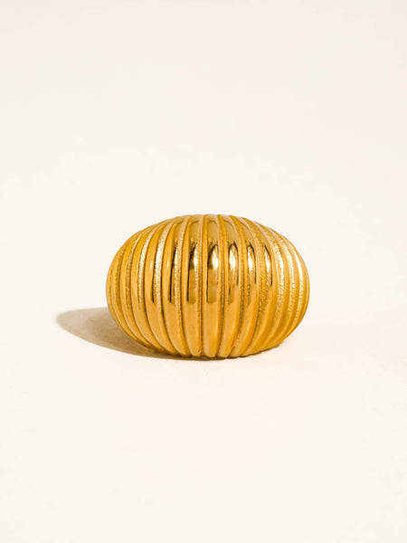 Giverny Ribbed Dome Ring