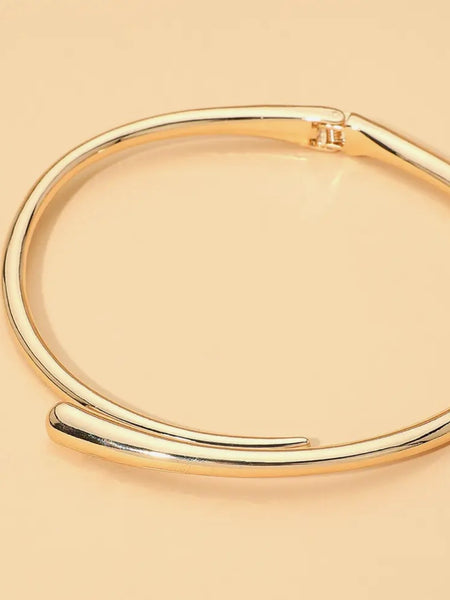 Unhinged Choker in Gold
