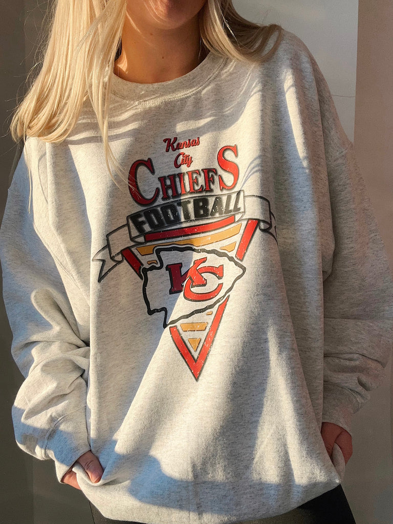 Vintage Chiefs Game Day Sweatshirt in Heather Grey