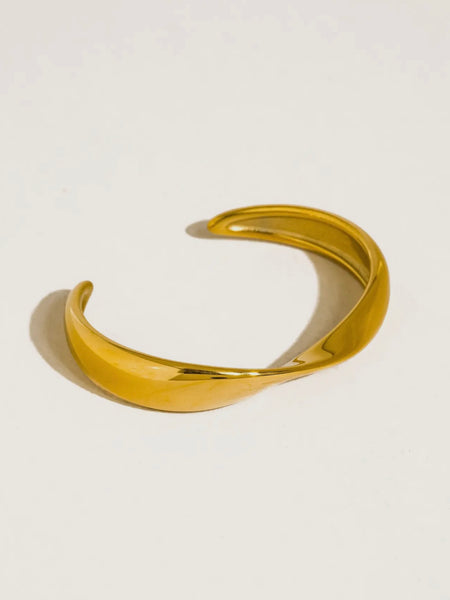 Fioren Twist Cuff