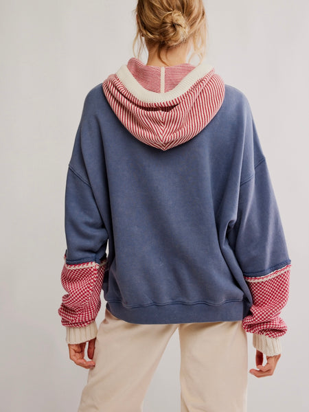 Snug Bonnet Sweatshirt in Indigo