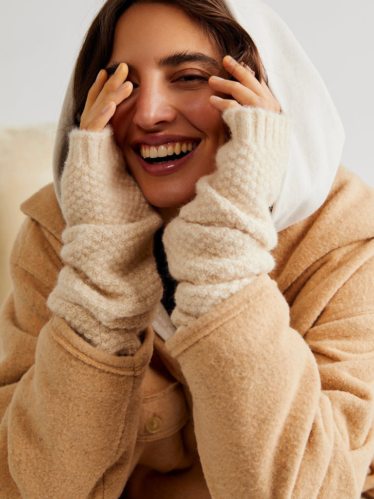 Amour Knit Armwarmer in Cream