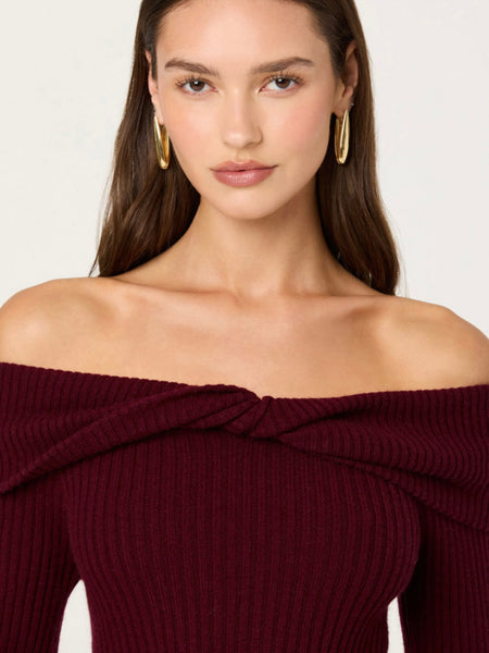 Tilde Off The Shoulder Sweater in Wine