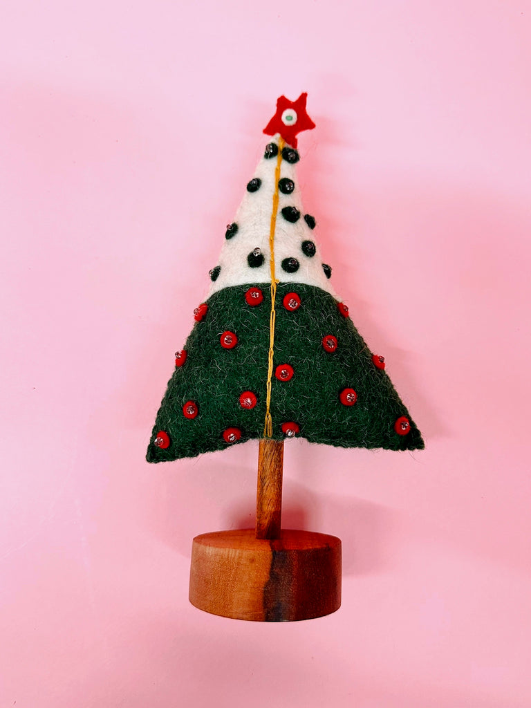 Felt Embroidered Tree in Green/Ivory