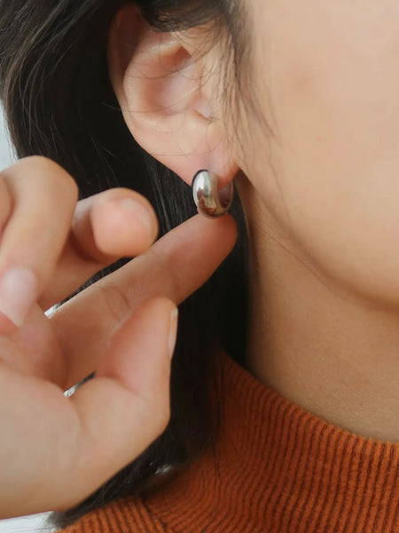 Blandine Classic Hoop in Silver