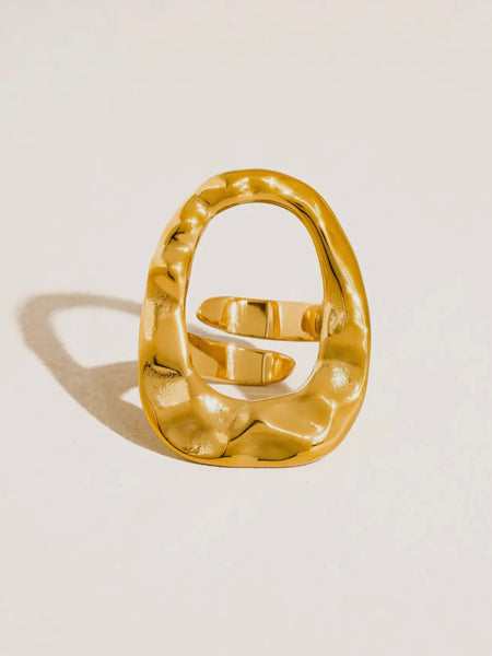 Aurithra Oval Ring