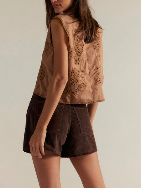 Tippi Vegan Suede Short in Chicory Coffee
