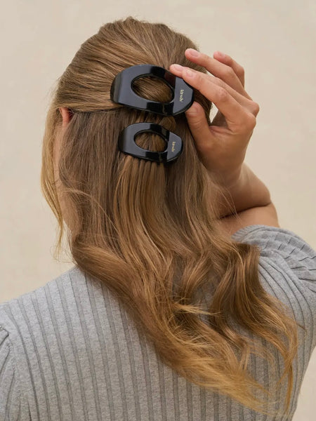 Black Flat Cloud Clip Medium