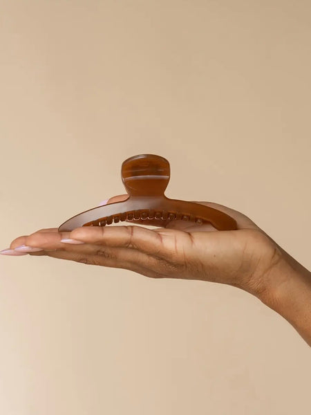 Recycled Plastic Large Arched Clip in Mocha