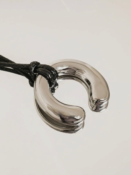 Valeska Horseshoe Necklace in Silver