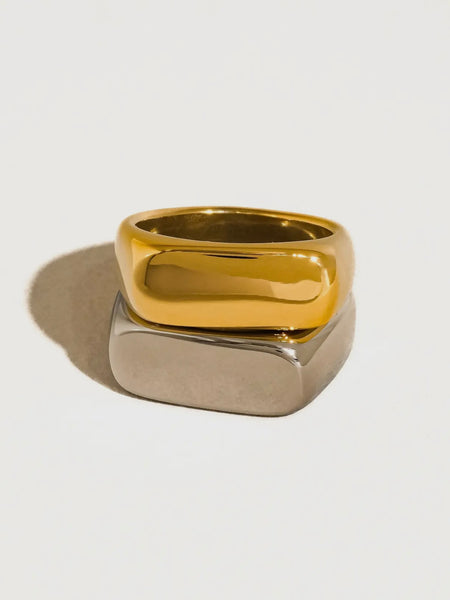 Glayce Signet Ring in Gold