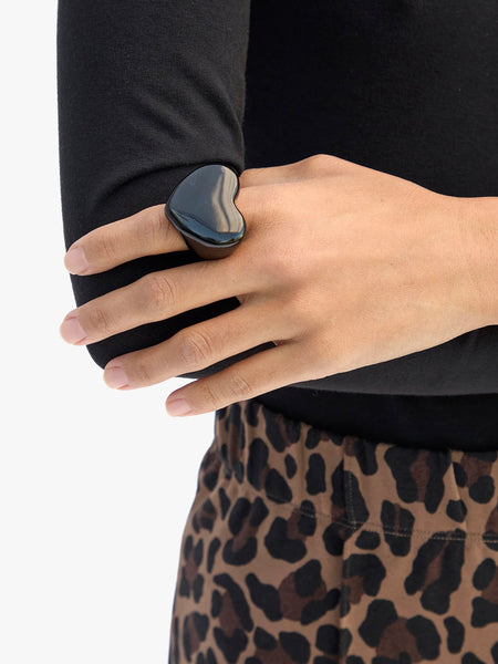 Grande Heart Ring in Black