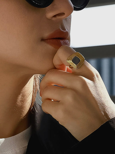 Auricca Abstract Ring in Black