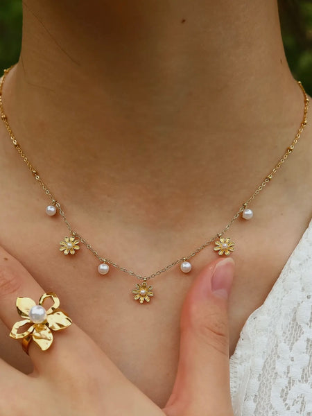 Alita Floral Pearl Necklace