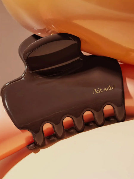 Recycled Plastic Puffy Cloud Clip in Chocolate