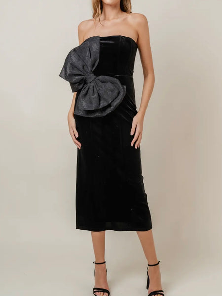 A Beauty In Bows Dress in Black