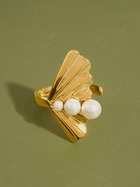 Kala Sculptural Pearl Ring