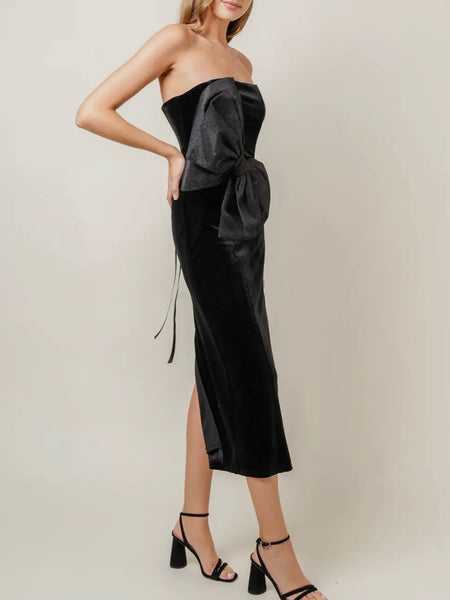 A Beauty In Bows Dress in Black