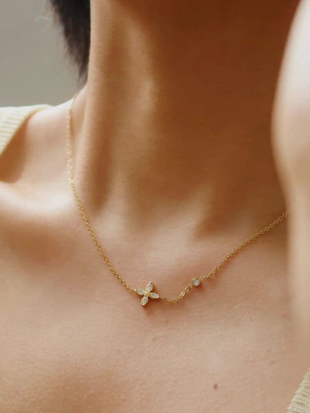 Clyra Dainty Flower Pendant Necklace