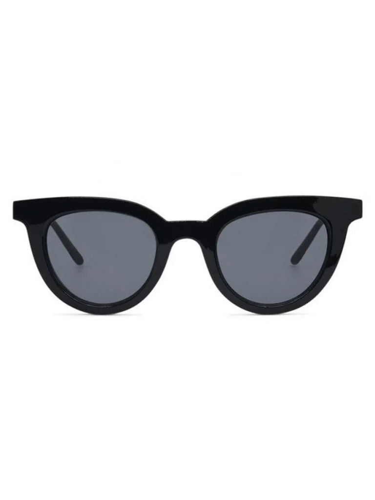 Canyon Sunnies in Black Smoke