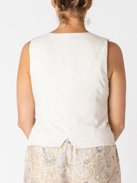 Tres Chic Vest in Linen