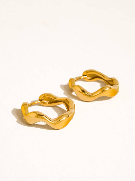 Bellac Wavy Hoop Earrings in Gold