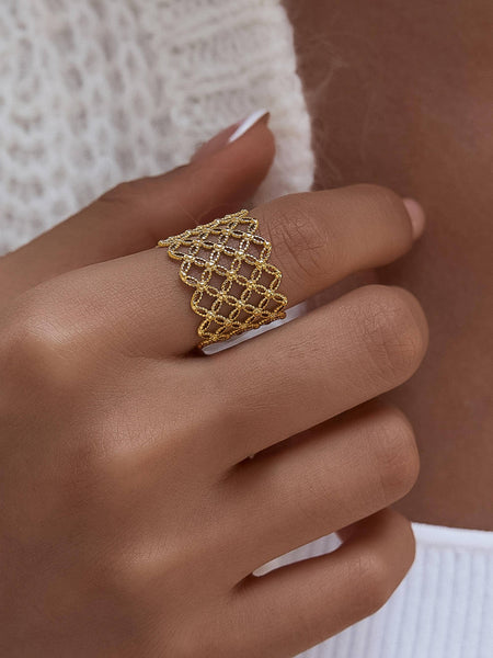 Alizée Lattice Statement Ring