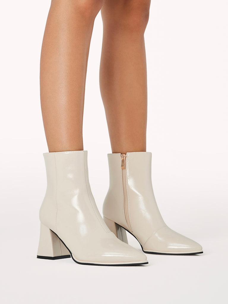 Caden Bootie in Chalk