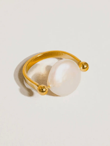 Deodat Baroque Pearl Ring