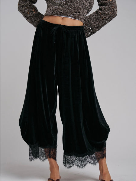 She's The Boss Velvet Balloon Pants in Black