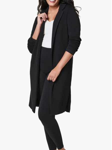 AirEssentials Coat in Very Black