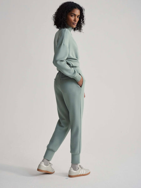 The Slim Cuff Pant 27.5 in Lily Pad